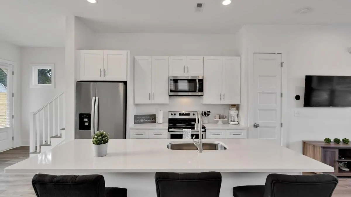 Stylish Two Story Close To South End And Uptown Charlotte