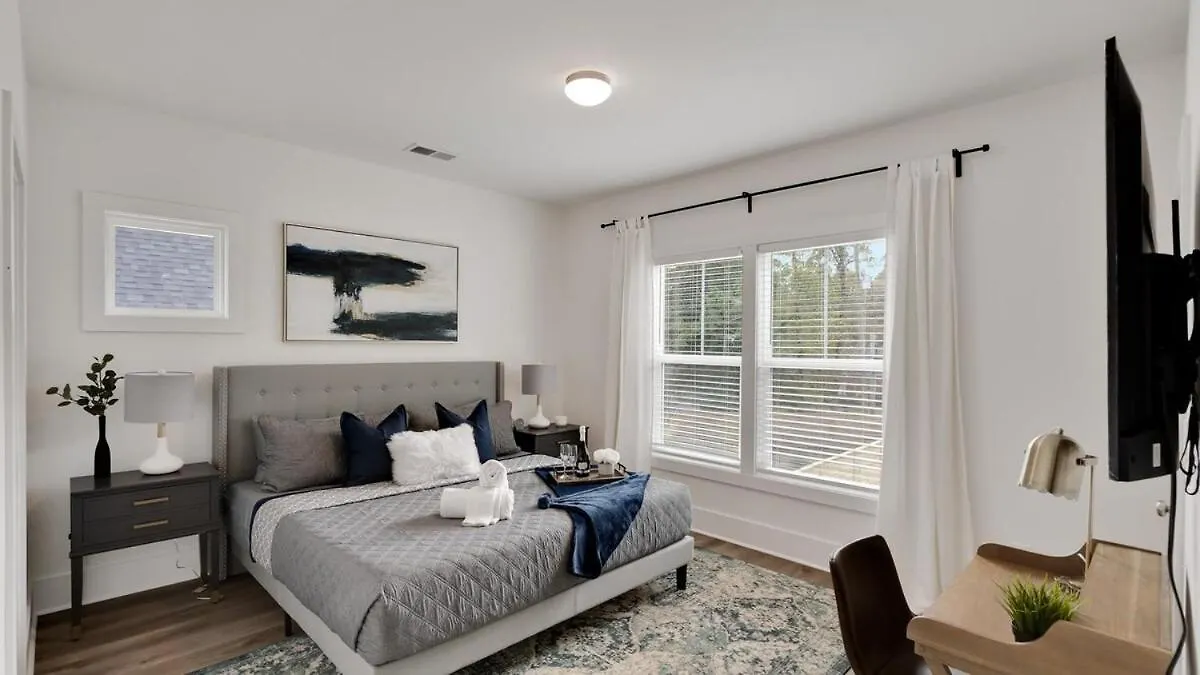 Stylish Two Story Close To South End And Uptown Charlotte