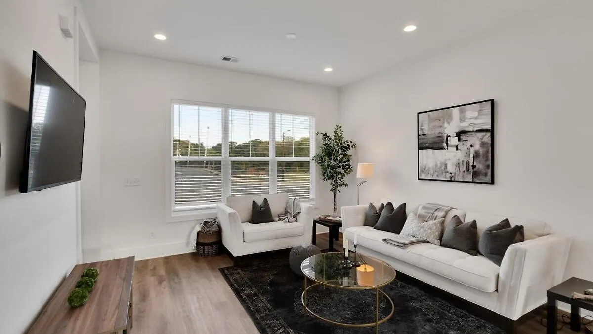 Stylish Two Story Close To South End And Uptown Charlotte