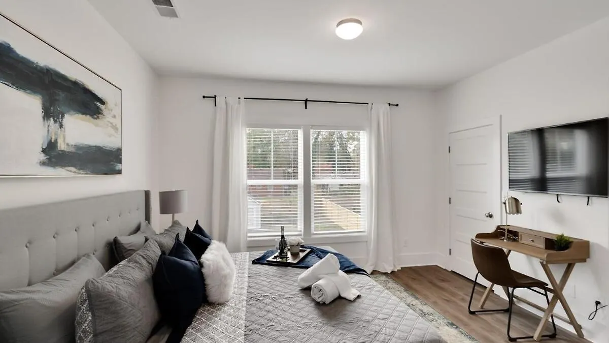 Stylish Two Story Close To South End And Uptown Charlotte 0*,